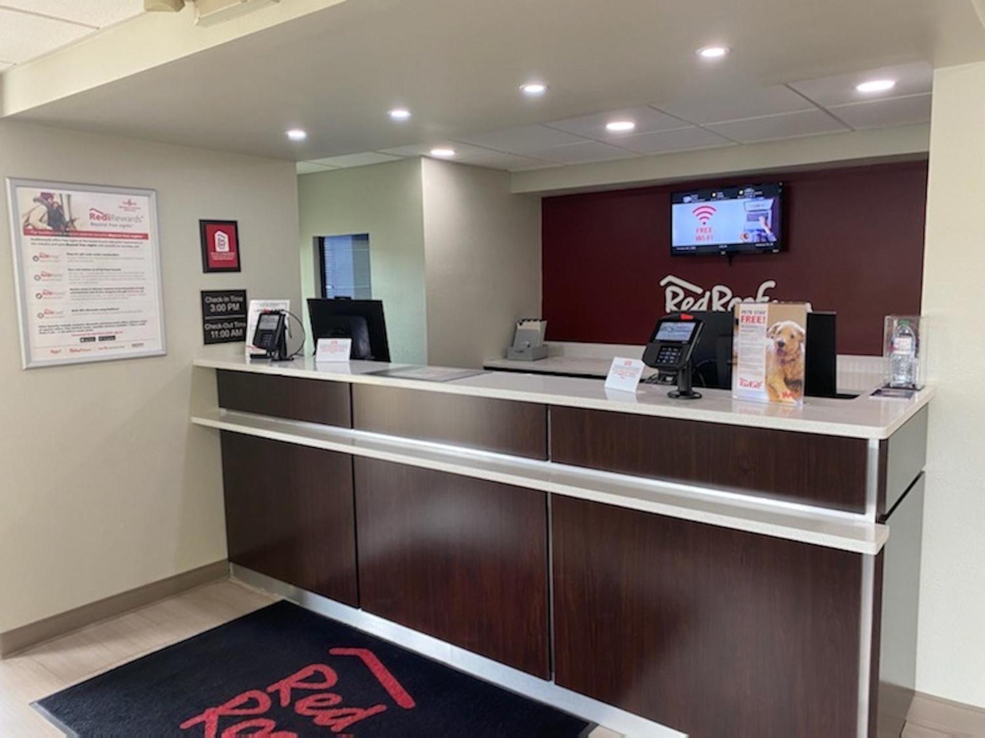 Red Roof Inn Somerset, Pa Bagian luar foto